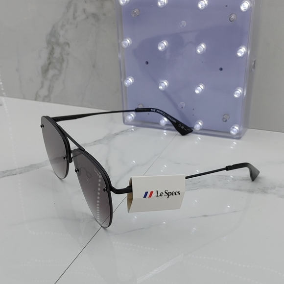 Le Specs The Prince Aviator Sunglasses - Picture 6 of 8